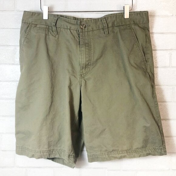 Boston Trader Luxury Vintage Men's Chino Shorts Olive Green Size 38 - Picture 2 of 8